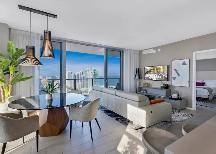 Hyde Beach House - Luxury 2-Bedroom - Gorgeous View - Resort Amenities - Rooftop Pool - Hot Tub - Tennis Court - Minutes To The Ocean