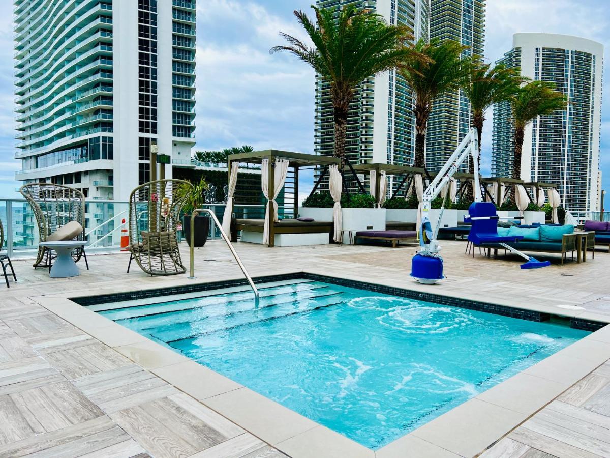 Apartment Hyde House: Luxury Oceanside With Rooftop Amenities Hollywood