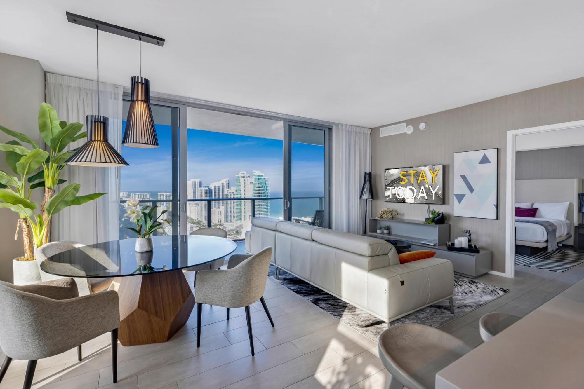Hyde House: Luxury Oceanside With Rooftop Amenities * Hollywood